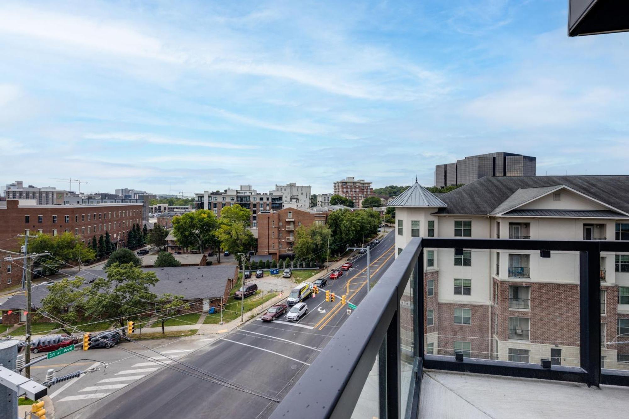 Elegant Corner Penthouse With Private Balcony, Skyline Views, Pool, And Gym Daire Nashville Dış mekan fotoğraf